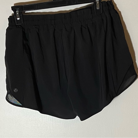 lululemon athletica Women's Black Athletic Shorts - Picture 4 of 5